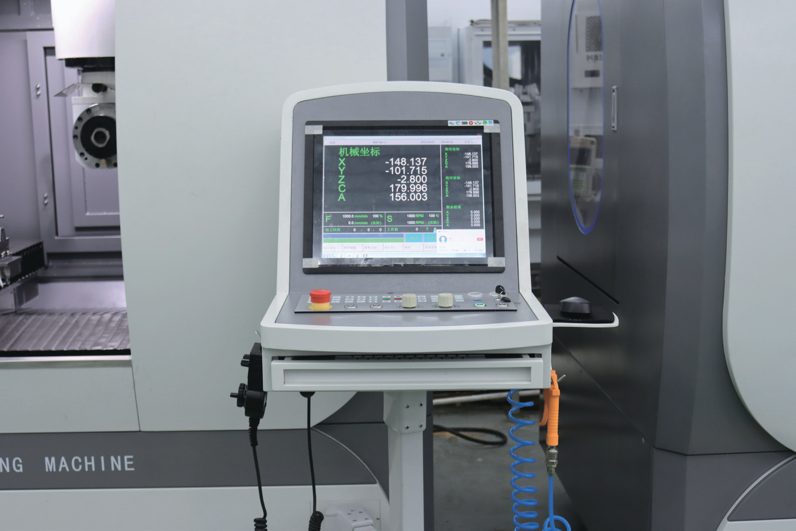 Bảng điều khiển máy mài dao cụ CNC 5 trục QD 580